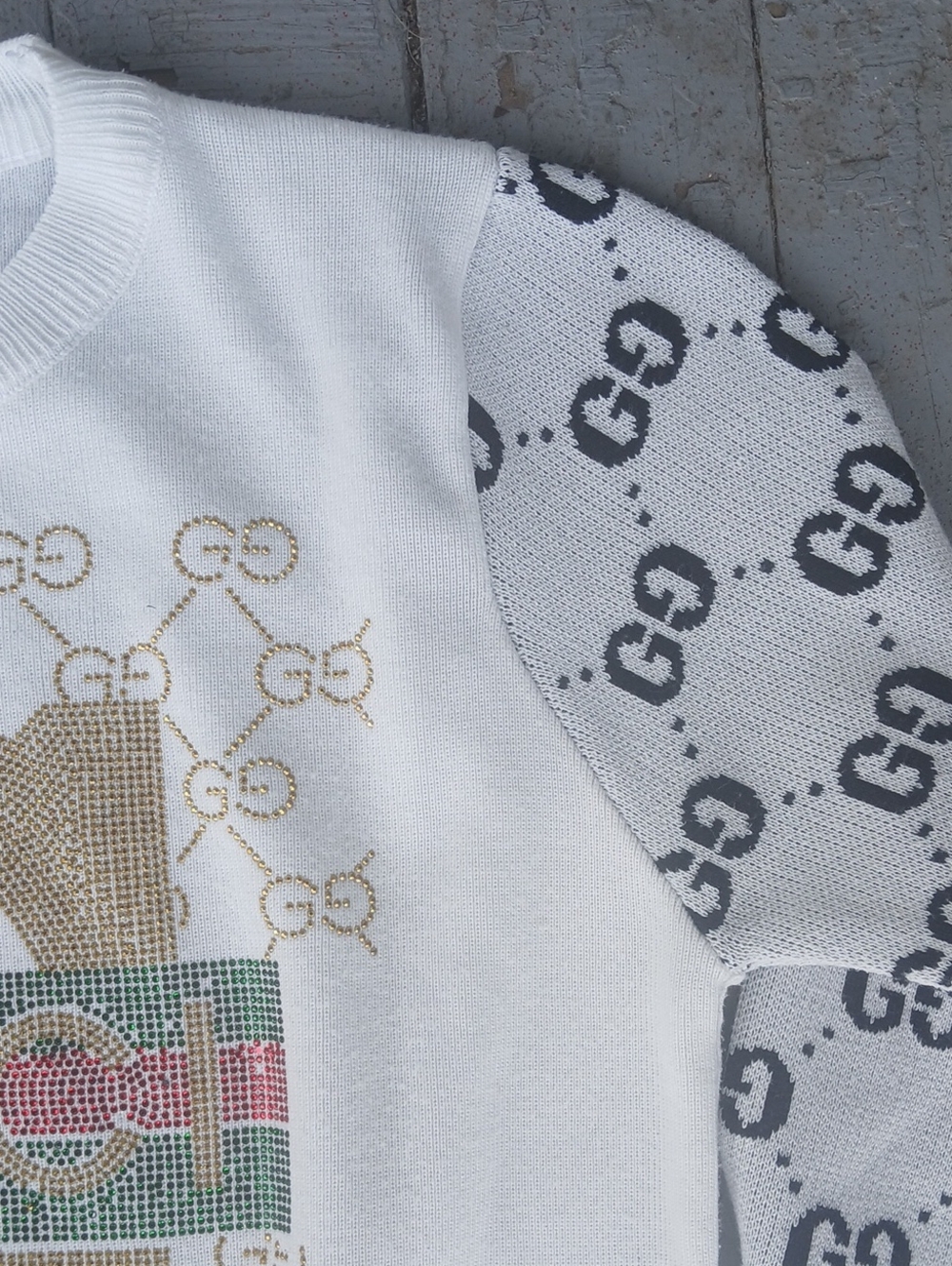 Gucci Graphic Sweater Gold Silver Red Green Embellishments - Picture 3 of 8